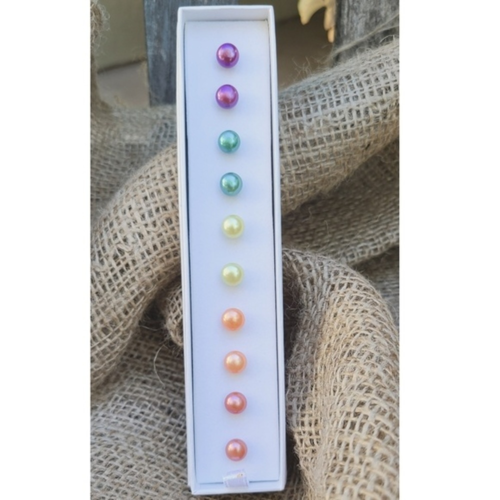 NIB Lee Sands Multicolor Pearl Stud Earrings Rainbow Pastel Mix Match Gift Box